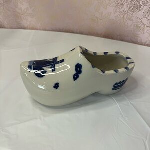 Vintage deft blue miniature porcelain shoe clog (*B)